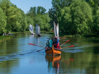 Праздничная карусель