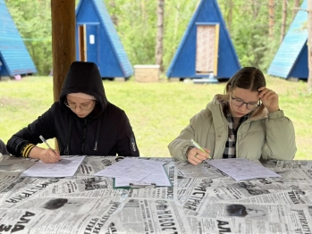 Волонтеры из Лицея №3 им. А.Е. Голованова помогают национальному парку «Плещеево озеро» в реализации важного проекта